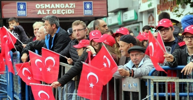 Bursa’da Cumhuriyet’in 93. yıldönümü törenlerle kutlandı.