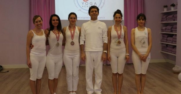 1. Uluslararası YOGA Kareografi Turnuvası İstanbul'da yapıldı.