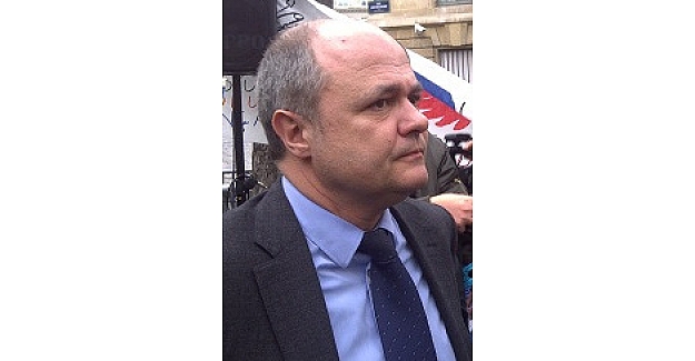 İşte onurlu devlet adamı; Fransa İçişleri Bakanı Bruno Le Roux istifa etti