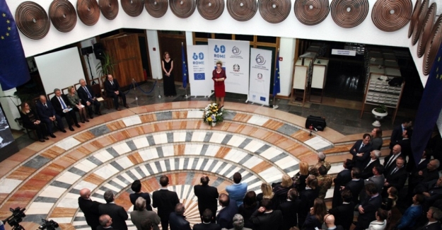 İzolasyondaki  Kosova’da Avrupa günü kutlaması