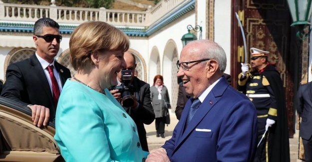 Tunus Cumhurbaşkanı Essebsi, Almanya Başbakanı Merkel’i kabul etti
