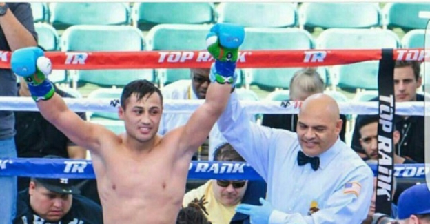 Özbekistanlı 2016 Olimpiyat şampiyonu boks kariyerine galibiyetle başladı