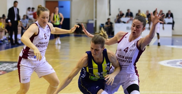 Bilyoner.com Kadınlar Basketbol Liginde Yakın Doğru Üniversitesi Fenerbahçe’yi 78-70 mağlup  etti.