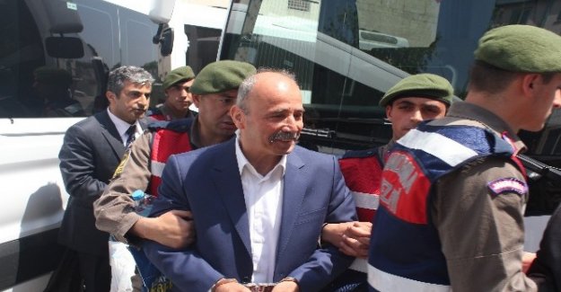 Bursa'daki eski bürokratların yargılandığı FETÖ davası ertelendi