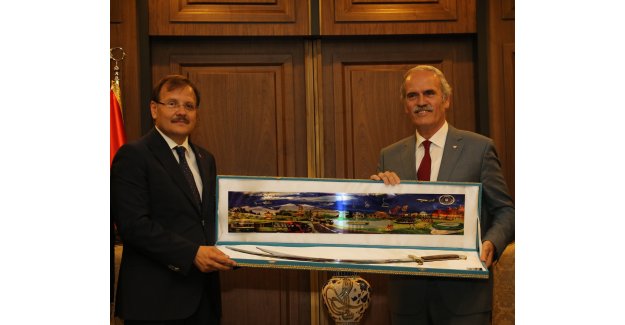 Başbakan Yardımcısı Çavuşoğlu'dan Büyükşehir'e ziyaret