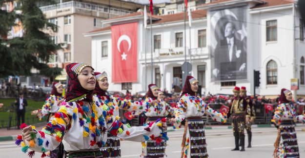 ‘29 Ekim Cumhuriyet Bayramı’  Bursa’da gururla ve coşkuyla kutlandı.