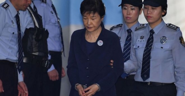 Eski Güney Kore Cumhurbaşkanı Park Geun-hye'ye rüşvet dahil 16 suçtan 24 yıl hapis