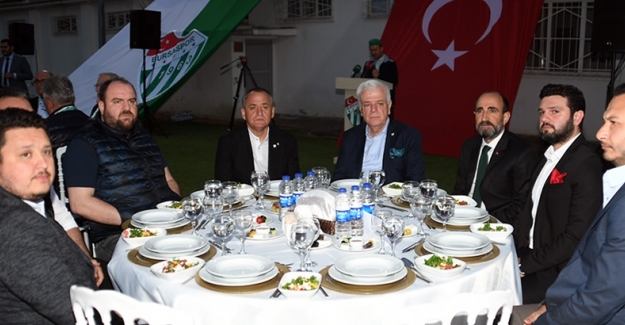 Bursaspor Yöneticileri iftar yemeğinde buluştular