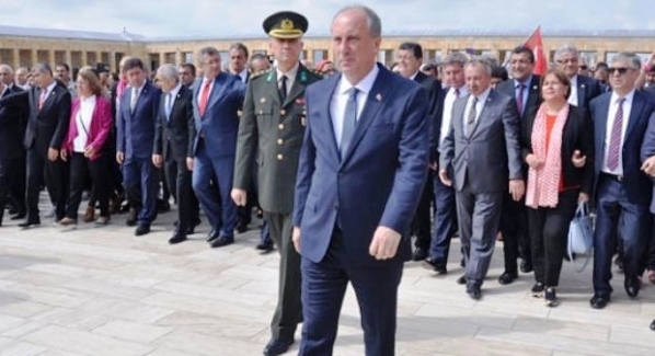 CHP Cumhurbaşkanı Adayı Muharrem İnce Anıtkabir'i ziyaret etti