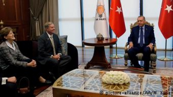 ABD'li senatörden Suriye uyarısı: "Türkiye kendini bataklıkta bulur"