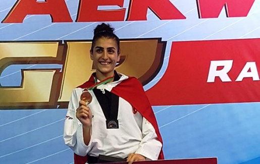 Dünya Tekvando Şampiyonu milli sporcu Hatice Kübra İlgün artık Bursa adına dövüşecek