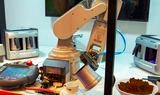 Türk Kahvesi Servis Eden Japon Robot Sanayicilerin Sağ Kolu Olmaya Aday