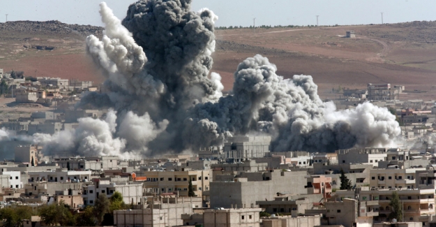 ABD öncülüğündeki koalisyondan Suriye'ye katliam gibi hava saldırısı: 14'ü çocuk 26 sivil öldü