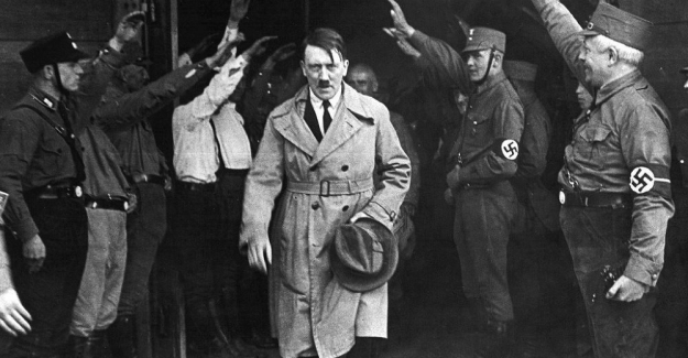 Adolf Hitler'in Yahudi bir kız çocuğuyla çekilmiş fotoğrafı açık arttırmada