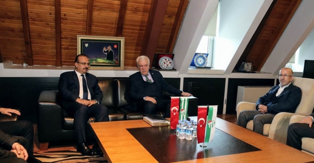 Bursa Valisi Yakup Canbolat Bursaspor Kulübünü ziyaret etti