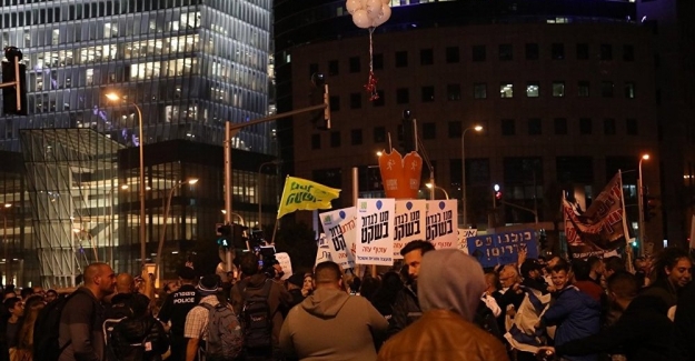 Tel Aviv'de göstericiler Netanyahu'yu istifaya çağırdı
