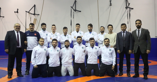 Bursa Güreşçileri Türkiye Şampiyonası'nda ter dökecekler