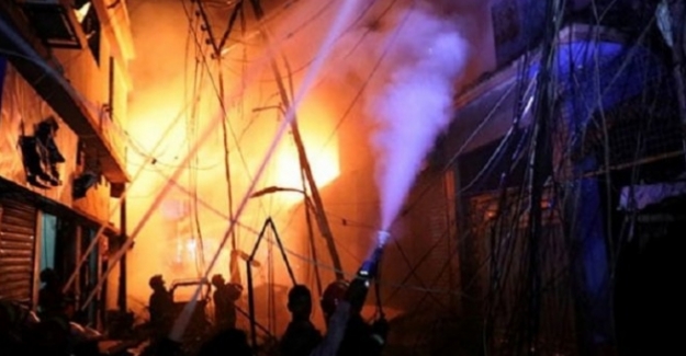 Bangladeş'te yangın faciası: En az 81 ölü