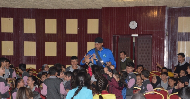 Efeler, Karacabey’de öğrencilerle buluştu