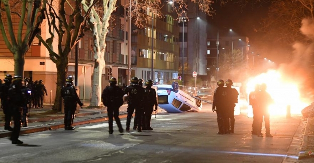 Fransa: Polisin kovaladığı Türk'ün kazada ölmesi infial yarattı, göstericiler araçları ateşe verdi
