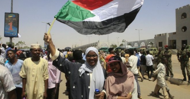 Sudan'da göstericiler askeri yönetime taleplerini sundu