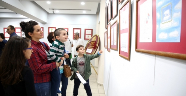 Bursalı genç karikatürcüler sergi açtı
