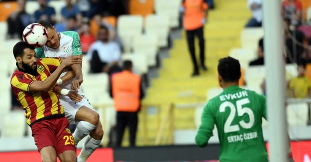 Bursaspor galip gelmesine rağmen küme düştü; "Yeni Malatyaspor: 1 - Bursaspor: 2"