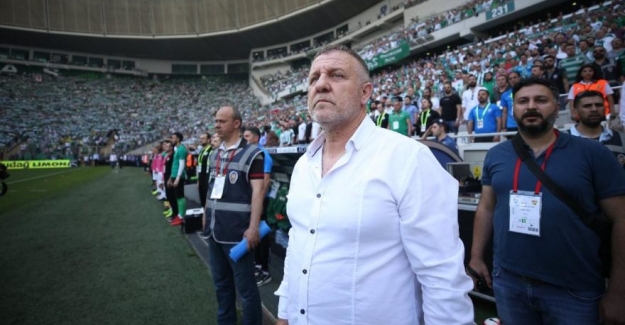 Bursaspor Teknik Direktörü Mesut Bakkal istifa etti