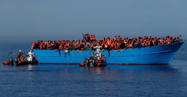 Tunus açıklarında göçmen teknesi battı: En az 70 ölü