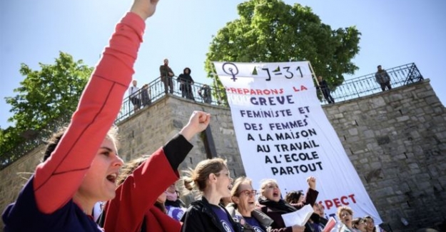 İsviçre’de kadınlar 28 yıl sonra yeniden eşitlik talebiyle sokaklarda