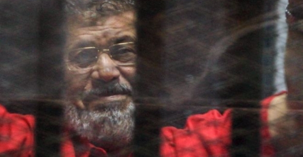 Mursi'nin cenazesi sabaha karşı Kahire'de defnedildi