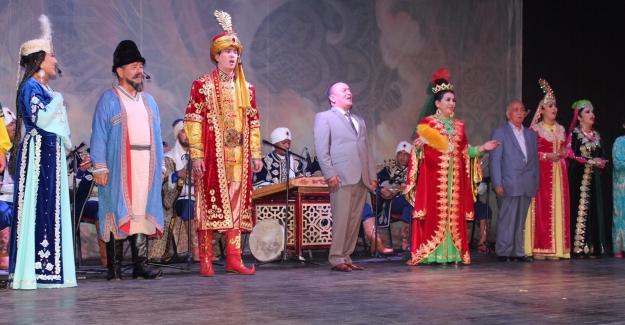 Uygur müzikleri Bursalıları coşturdu