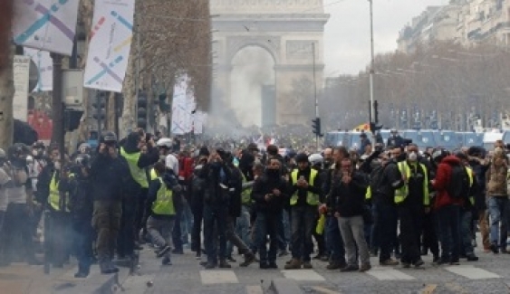 Fransa’da sokaklar yeniden karıştı!
