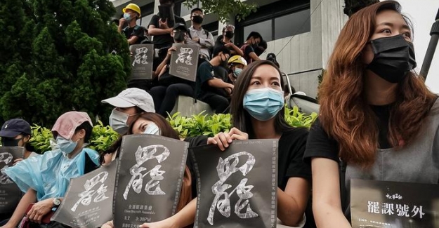 Hong Kong'ta protestolara yol açan tasarı geri çekildi