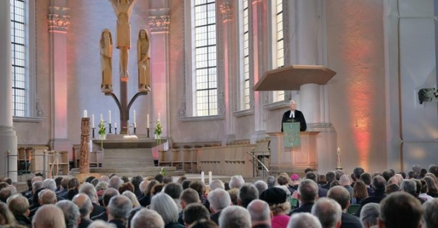 Alman Protestan Kilisesi'nde çoğu çocuk 770 kişi cinsel istismar kurbanı