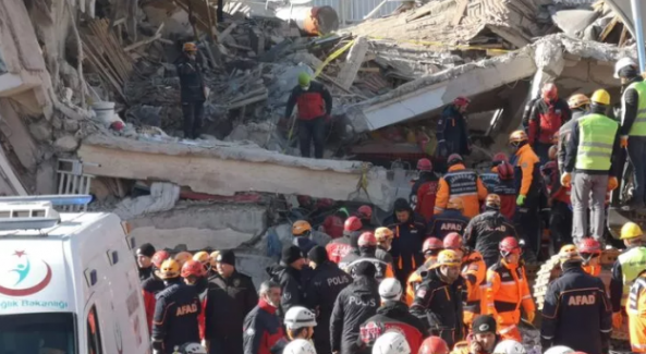Deprem Bölgesinde son durum: 41 kişi hayatını kaybetti, 1600'ün üzerinde insan yaralandı
