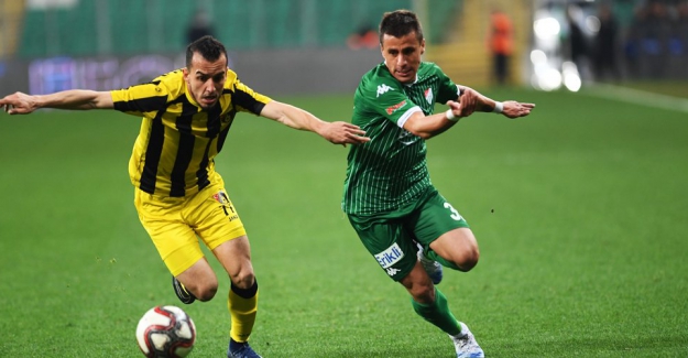 Bursaspor, konuk ettiği İstanbulspor'la 1- 1 berabere kaldı
