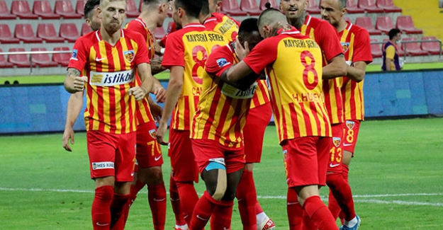Kayserispor kendi sahasında Beşiktaş’ı 3-1 mağlup etti