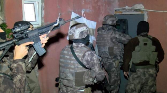 Yılbaşı gecesi öncesi İstanbul'da 14 farklı ilçede IŞİD operasyonları