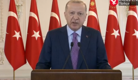 Erdoğan: "Sadece medya ile çeteler ile değil, Türkiye'nin başına musallat olan takoz muhalefetle de mücadele ettik"
