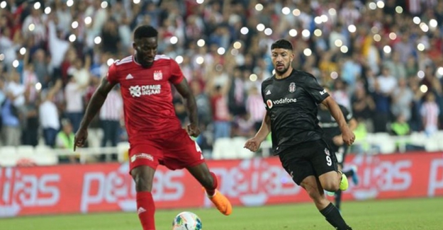 Lider Beşiktaş, Sivas'tan 0 - 0 beraberlikle ayrıldı