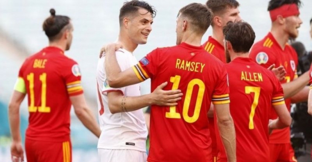 EURO 2020 yarışında Finlandiya, Danimarka'yı, Belçika da Rusya'yı yendi