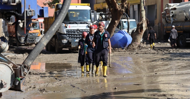 Kastamonu'da selde kaybolan 10 kişi aranıyor