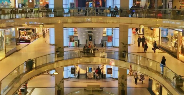 İstanbul halkı eve kapanırken, Edirne  mağazaları rekor kırıyor