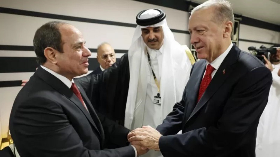 Erdoğan ve Sisi'nin ilk kez el sıkışmasında hangi faktörler rol oynadı?