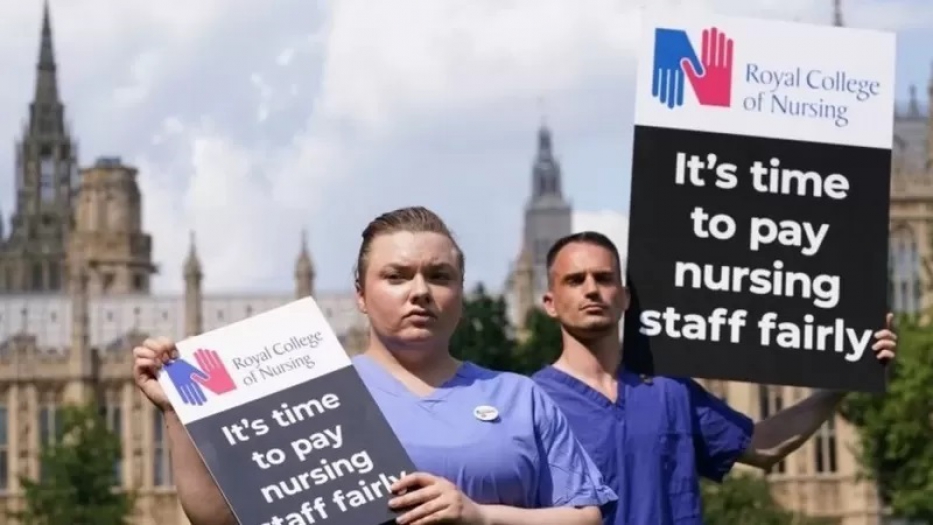Hemşireler ilk kez Birleşik Krallık çapında greve gitmeye hazırlanıyor