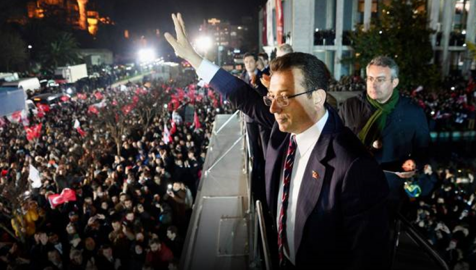 Ekrem İmamoğlu'na 'siyasi yasak' süreci nasıl işleyecek, İstanbul Belediyesi'ni kim yönetecek; 10 soruda İmamoğlu dosyası