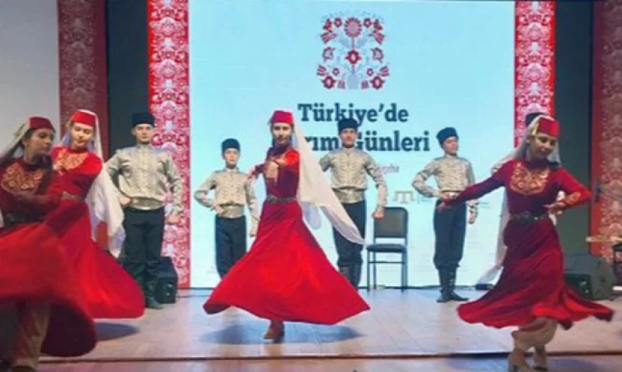 Eskişehir Kırım Günleri'nde Kırım Tatar ezgileri ve halk dansları sergilendi