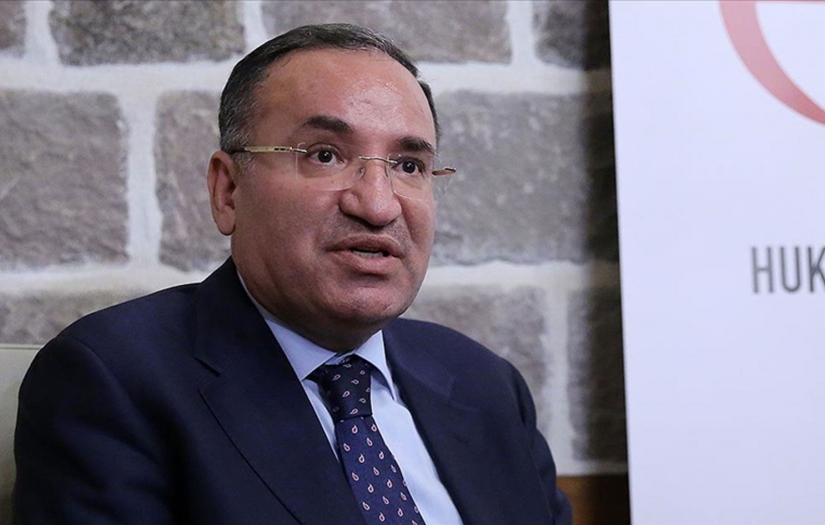 Adalet Bakanı Bozdağ'dan deprem nedeniyle tutuklananlar hakkında önemli açıklamalar