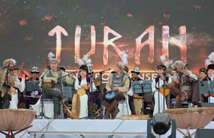 Kırgızistan, 7. Uluslararası Halk Destanları Festivali şölene dönüştü
